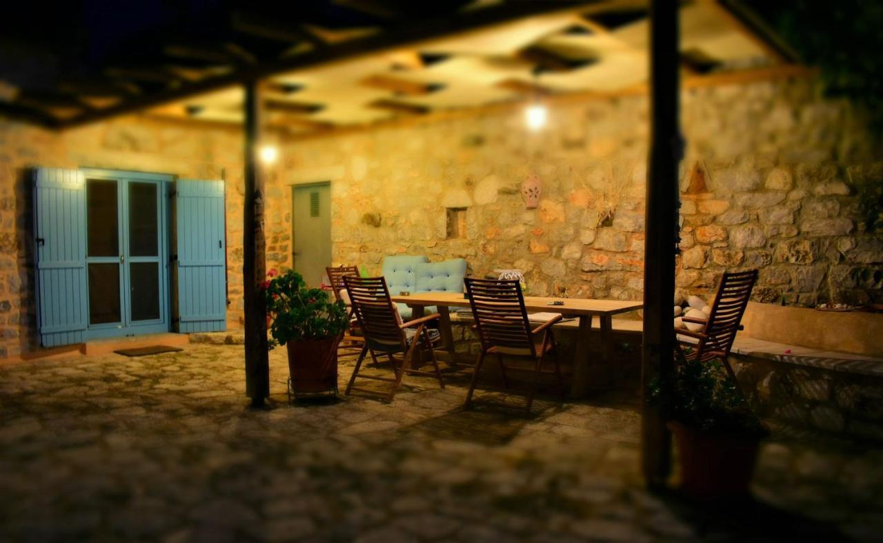 Villa Smaragda Liménion Bagian luar foto